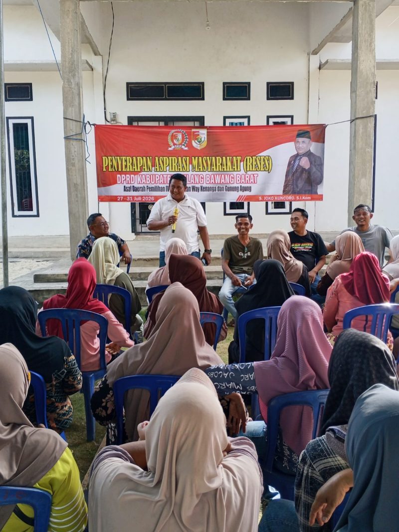 Wakil Ketua II DPRD Tubaba, S Joko Kuncoro saat melaksanakan Reses di Tiyuh Mekar Jaya